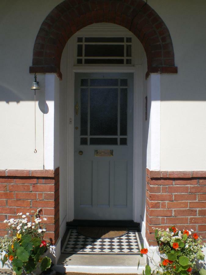 Heatherdene House Corfe Mullen Exterior photo